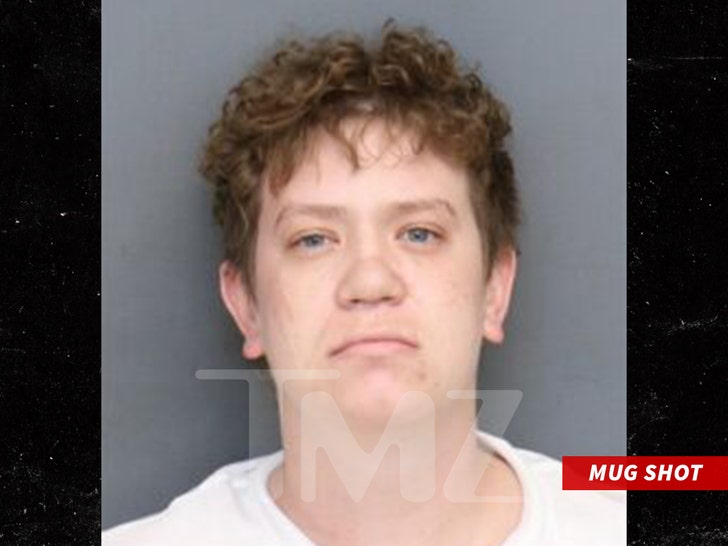 Dayton Webber, amputat cvadruplu, surprins într-un nou portret foto 51 quadruple amputee cornhole pro dayton webber stone faced in new mug shot 69cc1077ed6ae