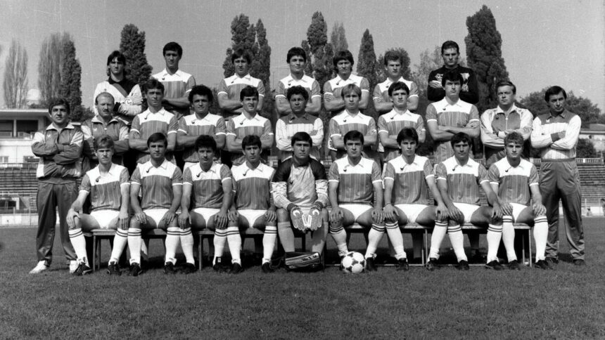 Legendele lui Dinamo și-au luat rămas-bun de la Mircea Lucescu la Arena Națională 51 galerie foto legendele lui dinamo si au luat adio de la mircea lucescu imagini impresionante de la arena nationala 69d78a91cb495