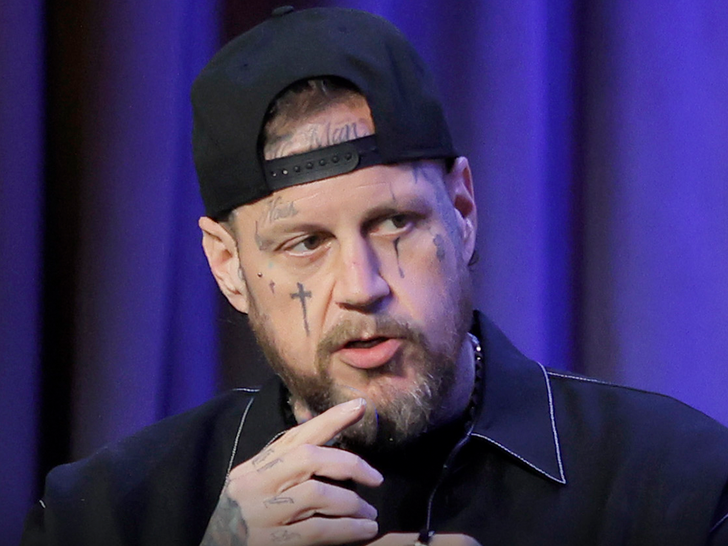 jelly roll accused of death threat against woman cops say no investigation 69ea7a756fae9
