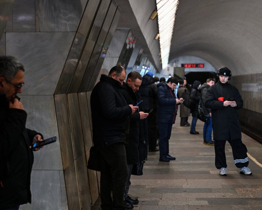 Kremlin obligă mari companii să participe la vânătoarea de vrăjitoare împotriva rebelilor online, arată un raport 51 kremlin forcing big firms to join witch hunt against internet rebels claims report 69e78a08ab6c7