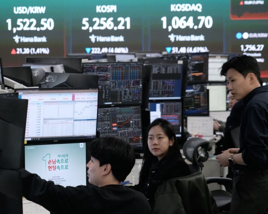 Prețul petrolului crește, iar piețele scad după avertismentul lui Trump către Iran 51 oil price rises and markets slide after trump warning to iran 69ce2f3044d38