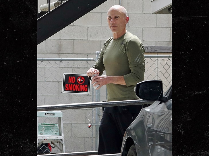 Avocatul Stormy Daniels, Michael Avenatti, apare pentru prima dată după eliberarea din închisoare 51 stormy daniels lawyer michael avenatti seen for 1st time since prison release 69d82adf56e56