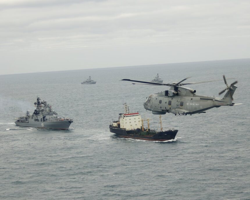 Marina britanică a împiedicat submarine rusești să supravegheze cablurile submarine, afirmă ministrul Apărării 51 uk navy foiled russian submarines surveying undersea cables defence minister says 69d7a550dffe9