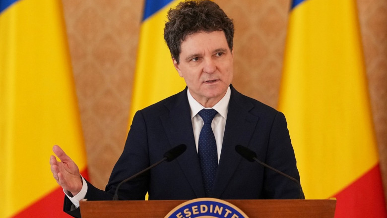 Șeful statului despre criza carburanților: „Nu sunt probleme pentru zboruri pe termen scurt” 51 video ce spune seful statului despre criza carburantilor nu sunt probleme pentru zboruri pe termen scurt insa riscurile cresc 69ec3f97a4908