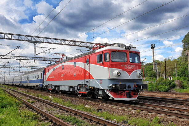 video trenuri suplimentare spre litoral in minivacanta de 1 mai garniturile nu vor opri insa in costinesti tabara 69eb472b91ee3
