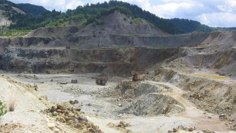Zeci de ONG-uri contestă abuzul legii de expropriere pentru minerit, adresându-se Ursulei von der Leyen 51 zeci de ong uri acuza un abuz prin legea de expropriere in interes privat pentru minerit scrisoare catre ursula von der leyen 69d4fc28111d1