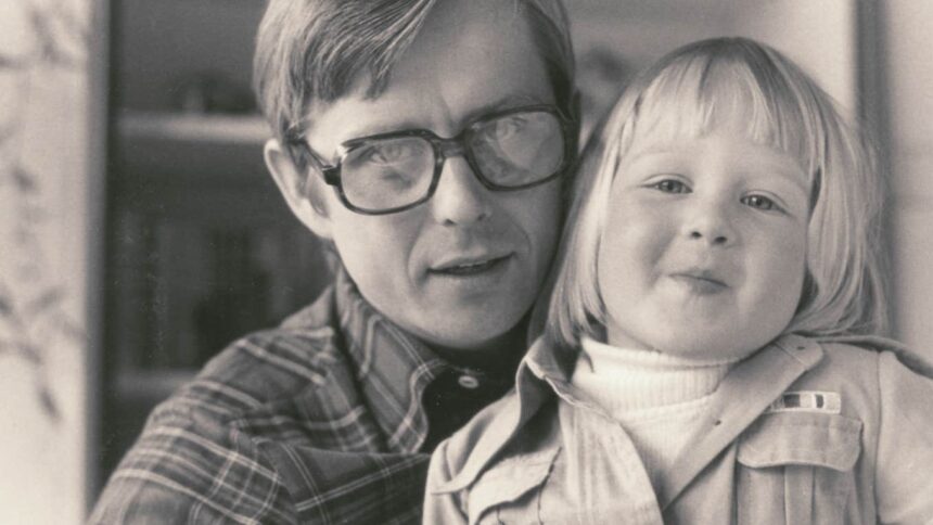 Părinții anilor '60 și '70 n-au fost perfecți, dar au dezvoltat 9 obiceiuri de „dragoste dură” pentru copii mai rezilienți 51 60s 70s parents werent perfect but these 9 tough love habits raised more resilient kids 6a1b122718887