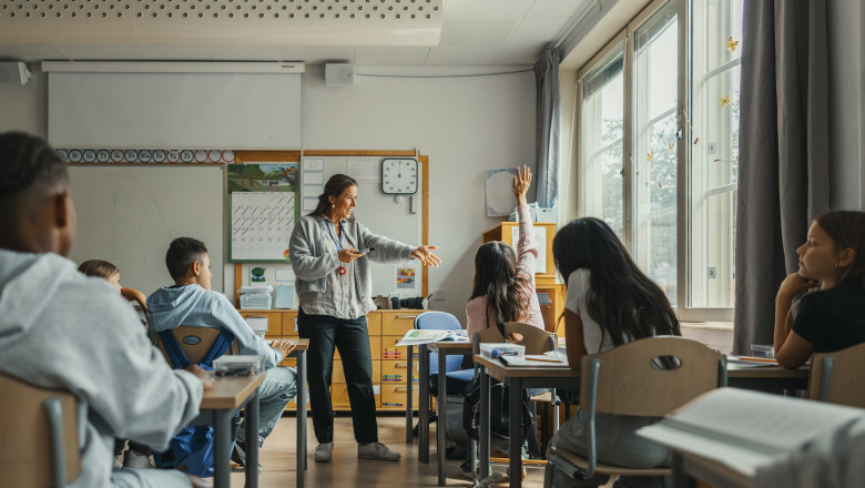 Cât va câștiga un profesor în 2027, conform noii legi a salarizării din educație 51 cat va castiga un profesor in 2027 noua lege a salarizarii schimba grila din educatie 6a1589ec886d9
