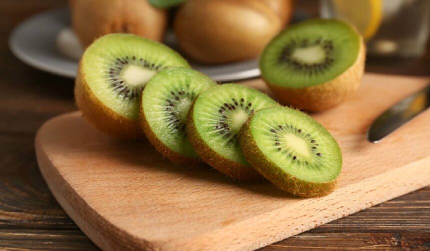 doua kiwi pe zi trucul simplu pentru digestie mai buna si aport crescut de fibre 6a16e536a25e8