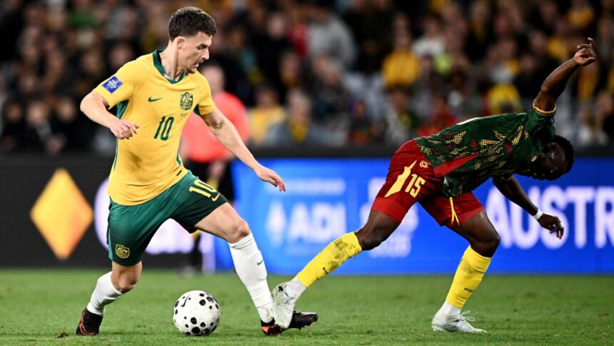 Fotbalist român, protagonist într-un amical de gală pe Rose Bowl, în fața a 80.000 de spectatori 51 foto fotbalistul roman calificat la campionatul mondial protagonist intr un amical de gala pe rose bowl cu 80 000 de spectatori 6a1c890b4965c
