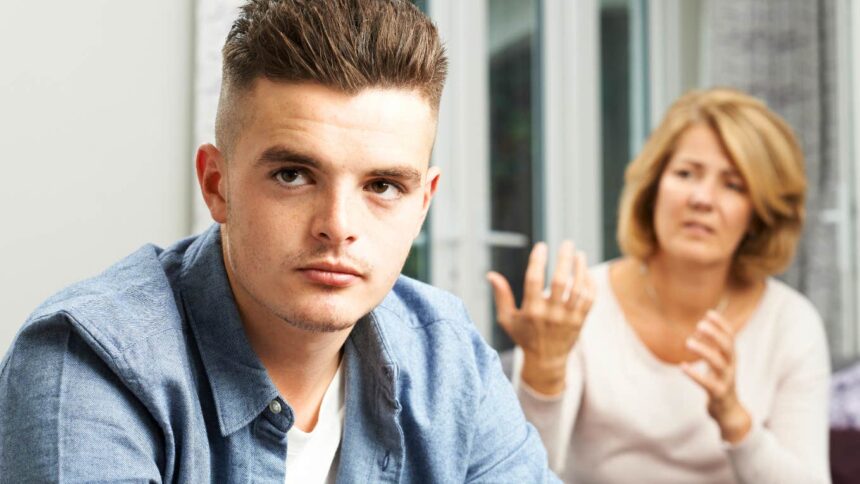 Generația Z consideră enervante obiceiurile depășite ale părinților din generațiile X și Millennials 51 gen z finds it super annoying when their gen x millennial parents do 11 outdated things 6a00d09de38e2