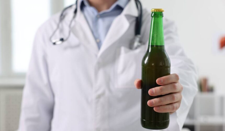 Mit sau realitate? Medicii clarifică de ce berea nu ajută la eliminarea pietrelor la rinichi 51 mit sau adevar medicii explica de ce berea nu ajuta la eliminarea pietrelor la rinichi 6a05a594ed65d