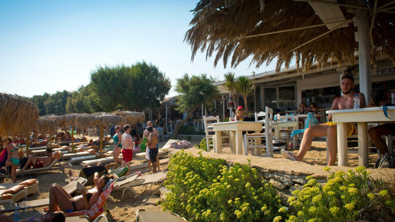 Grecia introduce noi restricții pentru turiști în insulele celebre. Iată ce se schimbă vara aceasta 51 video grecia impune noi restrictii pentru turisti in cele mai populare insule ce se schimba din aceasta vara 6a041a4f448de