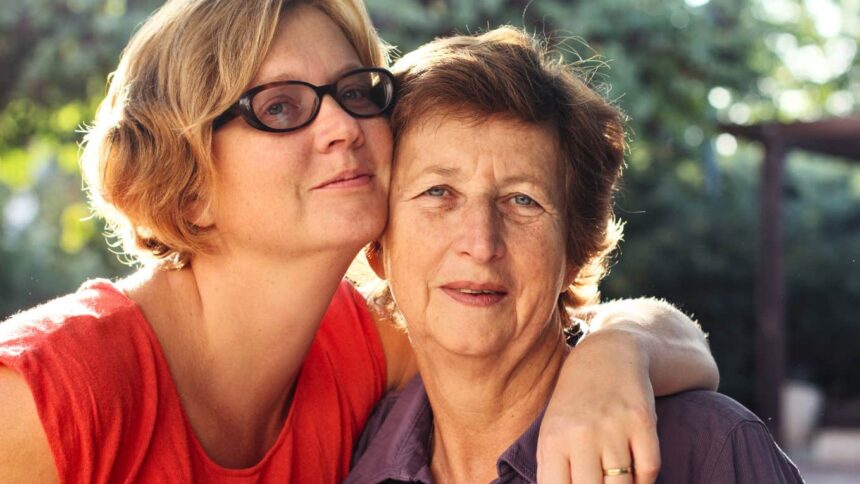 11 lucruri mărunte care îi pot face pe părinți să plângă, indiferent de vârstă 51 11 small things probably make your parents cry no matter how old you get 6a32e951e8958