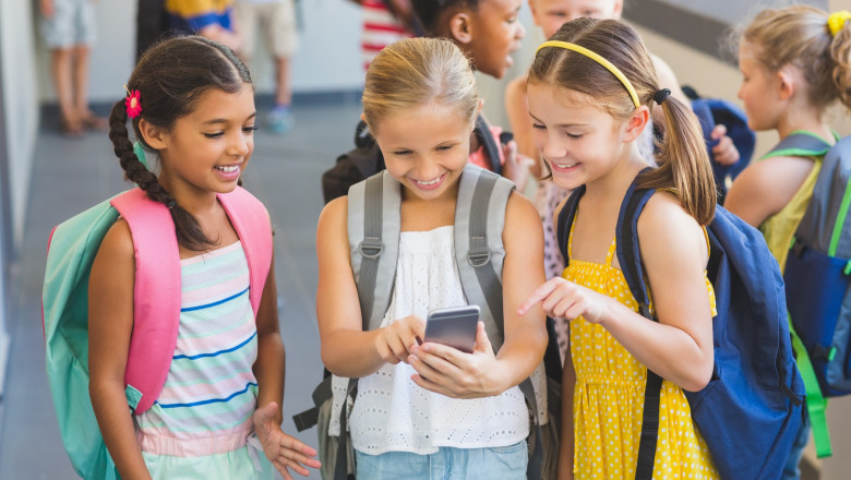 Agenția suedeză de sănătate publică descurajează utilizarea smartphone-urilor de către copiii sub 13 ani 51 agentia suedeza de sanatate publica nu recomanda smartphone ul pentru copiii mai mici de 13 ani 6a31a248bd93e