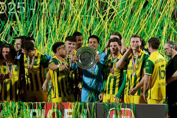 campion in liga secunda coleg cu darius olaru cu ce fundas negociaza union sg 6a378fcc3c562