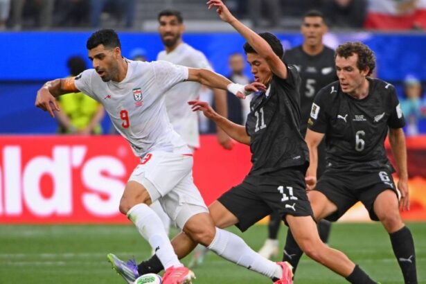 foto un meserias comentatorul tv care a confundat minute bune doua echipe de la campionatul mondial 6a33b76046919
