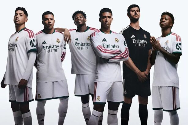 galerie foto noul echipament al lui real madrid a impartit fanii in doua tabere cel mai bun strica total 6a2099a9c425a