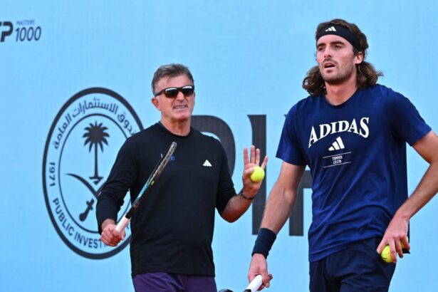 galerie foto va dura pana va accepta la startul wimbledon tsitsipas si a concediat tatal pentru totdeauna 6a421bc83c749