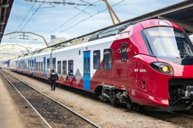 noi trenuri electrice intra in circulatie pe ruta bucuresti nord cluj napoca si retur 6a43d3e79e1f5