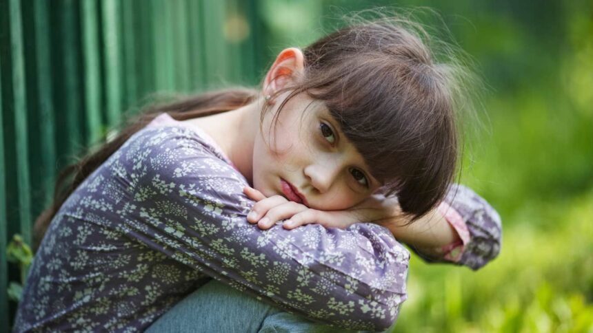 Opt comportamente care trădează singurătatea din copilărie în viața adultă 51 you can usually tell someone was lonely as a kid by 8 things they still do as an adult 6a2f10edcfae3