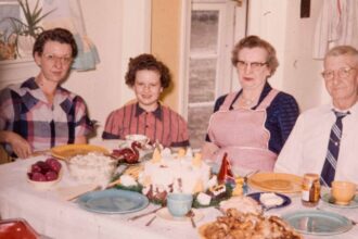 9 simple things families in the 70s 80s usually did every day that kids today barely experience 6a4461316aaca