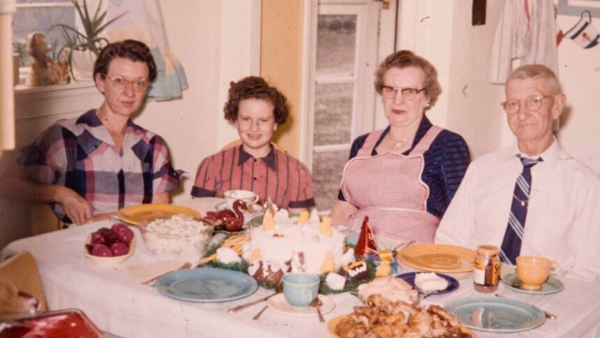 9 activități zilnice din anii '70 și '80 pe care copiii de astăzi le cunosc mai puțin 51 9 simple things families in the 70s 80s usually did every day that kids today barely experience 6a4461316aaca