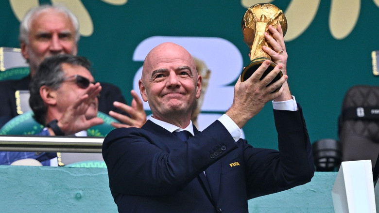 Tehnician francez: „Gianni Infantino, un idiot periculos pentru fotbal” 51 cm 2026 un tehnician francez se declara ingrozit de presedintele fifa gianni infantino un idiot periculos pentru fotbal 6a501d360be24