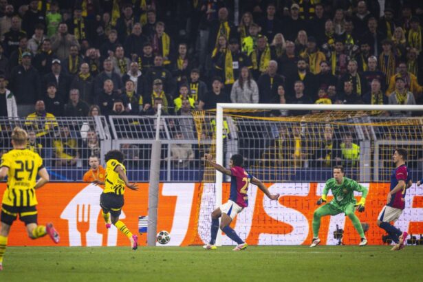 e gata fotbalistul cu origini romanesti semneaza cu barcelona 6a5128e68efde