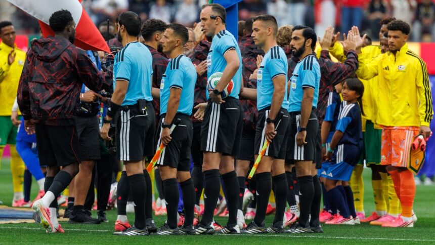 FIFA a anunțat arbitrii pentru semifinalele și finalele Cupei Mondiale 51 fifa a stabilit arbitrii pastrati pentru semifinalele si finalele de la cupa mondiala 6a54c9067ac74