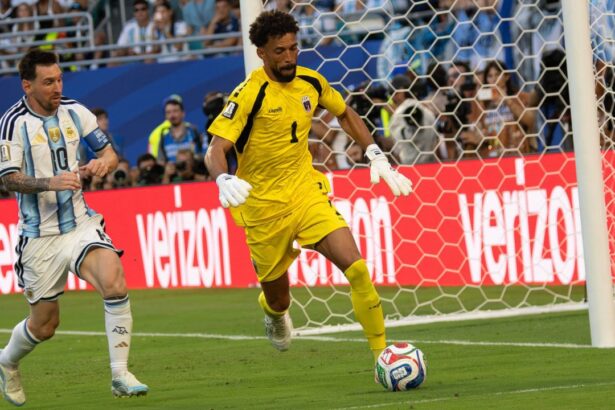 foto vozinha si a castigat viitorul dupa mondial portarul fenomen aproape de un transfer la echipa legendara 6a5b285094558