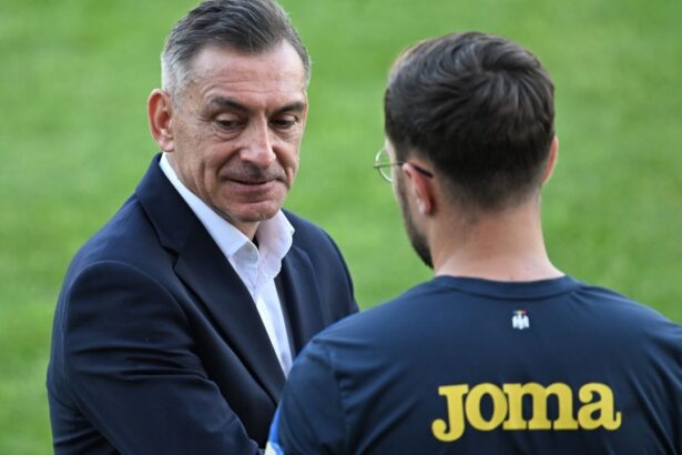 reactia lui ilie dumitrescu dupa ce a auzit unde il cedeaza tottenham pe dragusin eu asa stiam 6a4aad820eee0