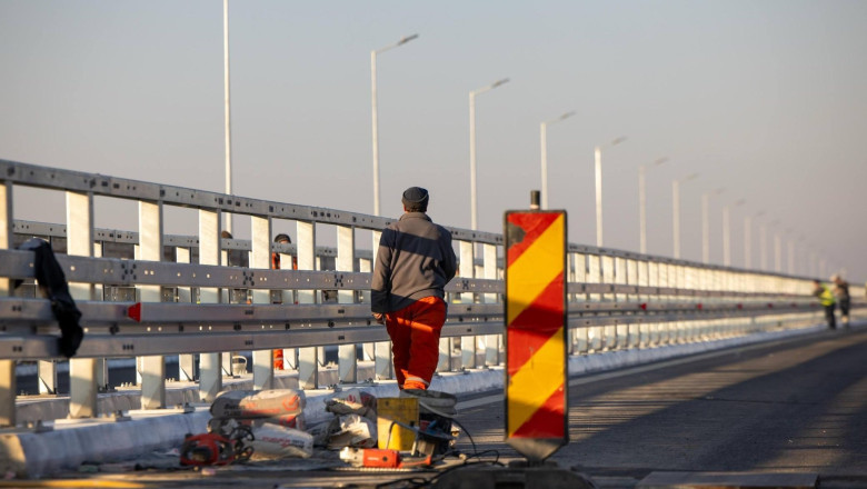 restrictii de circulatie pe autostrada moldovei din cauza reparatiilor la parapet autoritatile cer soferilor sa circule cu prudenta 6a54aaa1304cd