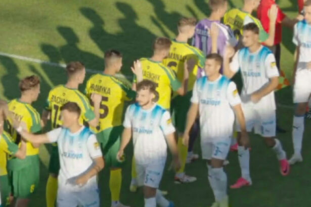 trei jucatori de la universitatea craiova nu au respectat protocolul uefa inainte de meciul cu bielorusii jucat in ungaria 6a4f469de93d2