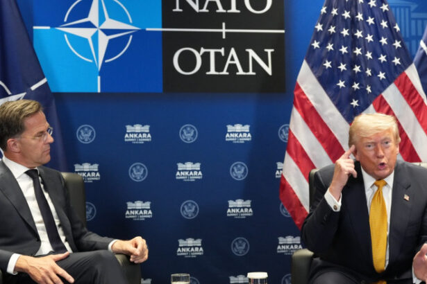 trump anunta ca a ordonat intreruperea tuturor schimburilor comerciale cu spania o cauza pierduta 6a4e1290161d7