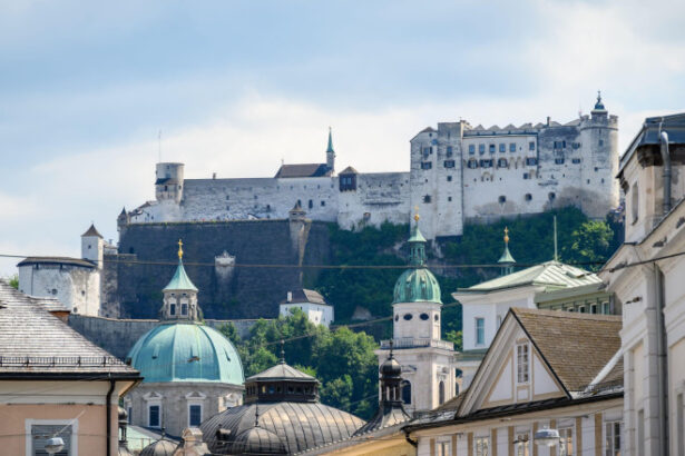 un oras european sufocat de turisti interzice accesul cu masina in centrul vechi pe timpul verii ce amenzi risca soferii 6a5364482a926