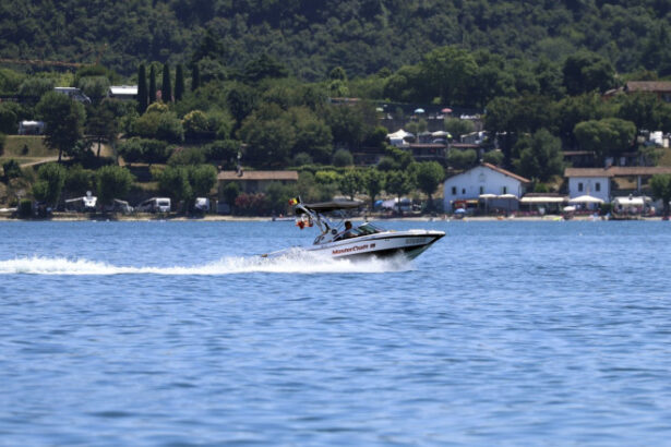 un roman de 29 de ani a disparut in apele unui lac din italia dupa ce a salvat un copil de 7 ani de la inec 6a5df2308e77e