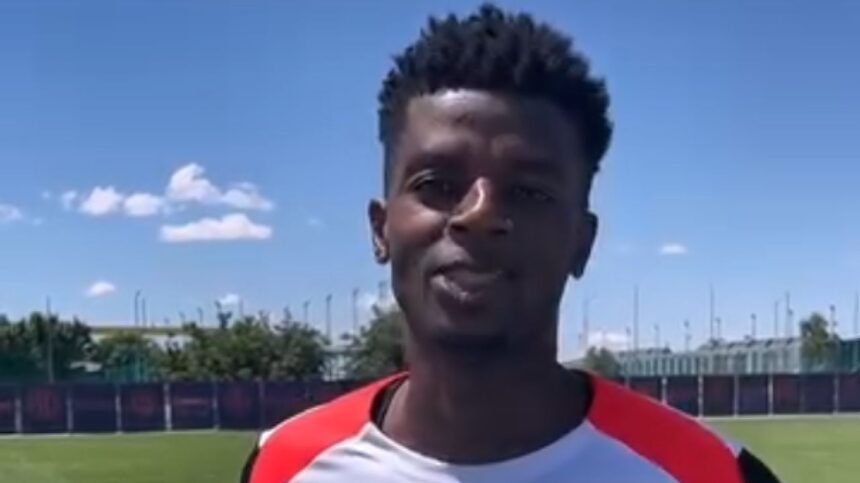 Eddy Gnahoré a consultat un fost dinamovist înainte de a semna cu FCSB 51 video eddy gnahore s a sfatuit cu un fost dinamovist inainte de transferul la fcsb a fost primul 6a5652f049da6