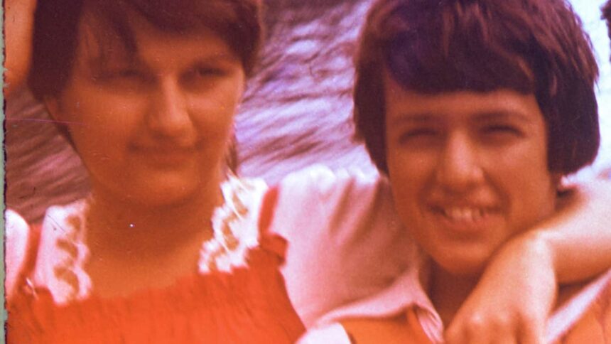 younger generations could learn from 7 old fashioned ways 70s 80s kids made life long friendships 6a513bc07acd8